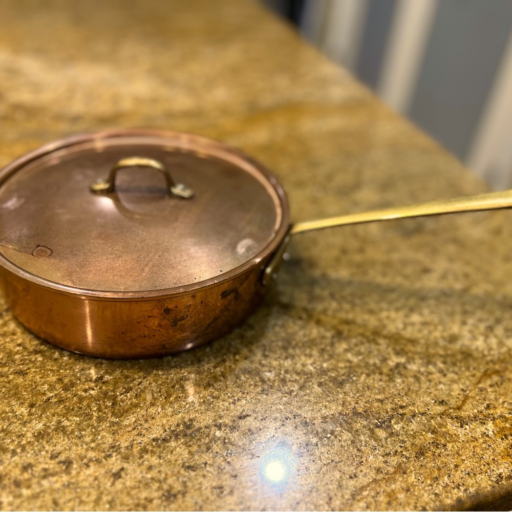 Copper saucepan with lid